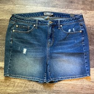 New! Torrid denim shorts size 14